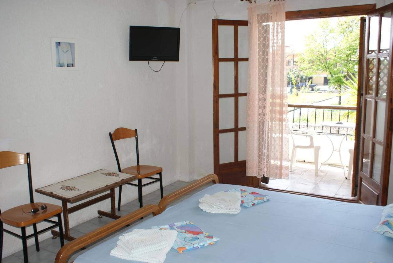Hotel Agni -Enoikiazomena Diamerizmata Kallithea  Экстерьер фото